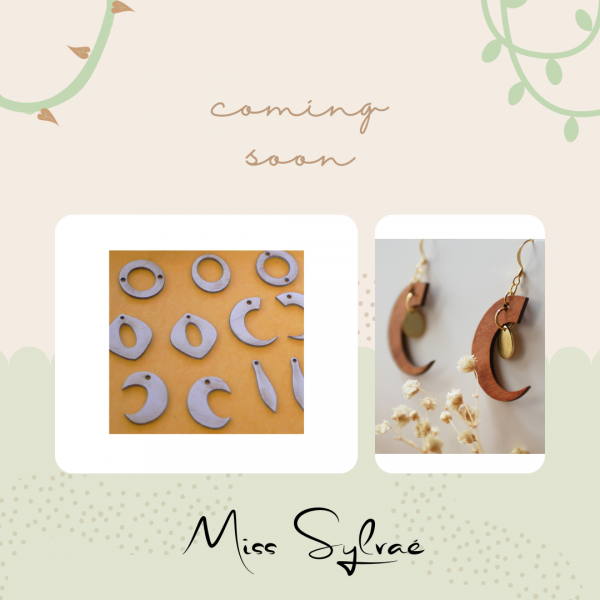 Brincos de lua de madeira de cerejeira com gotas douradas