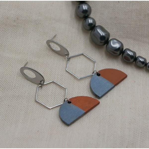 Brincos geom&eacute;tricos pendentes cinzentos e castanhos