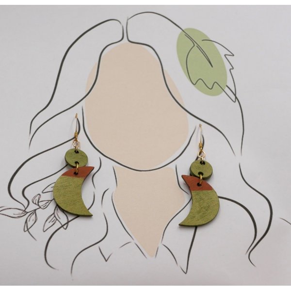 Brincos pendentes de lua de madeira em verde met&aacute;lico e castanho