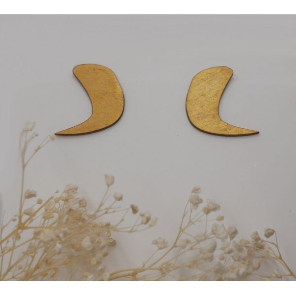 Brincos gr&aacute;ficos em madeira dourada