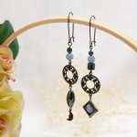 Brincos assimétricos em latão natural e contas de hematite