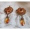 BO Harmony Amber bordado com cristais Swarovski, cabochons de vidro boémio dos anos 60, mini-contas, contas de sementes e ganchos para as orelhas cheias de ouro de 14 quilates