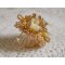 Anel Haute-Couture Gold Girassol bordado com contas de sementes douradas de 24 quilates e cristais Swarovski 