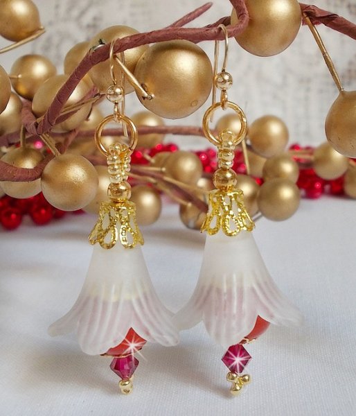 BO Secret Oriental com contas de cerâmica e flores Lucite e ganchos auriculares de 14 quilates