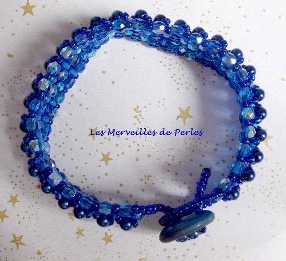 Pulseira Night Blue com contas e facetas de vidro pérola