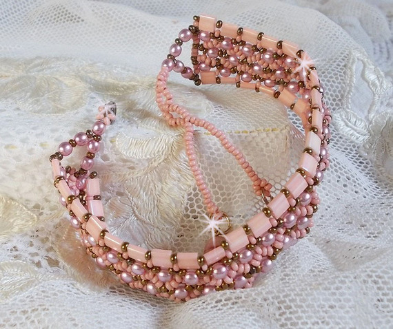 Pulseira Rose Royale com contas Pink Tila, missangas facetadas e pérolas de cristal Swarovski