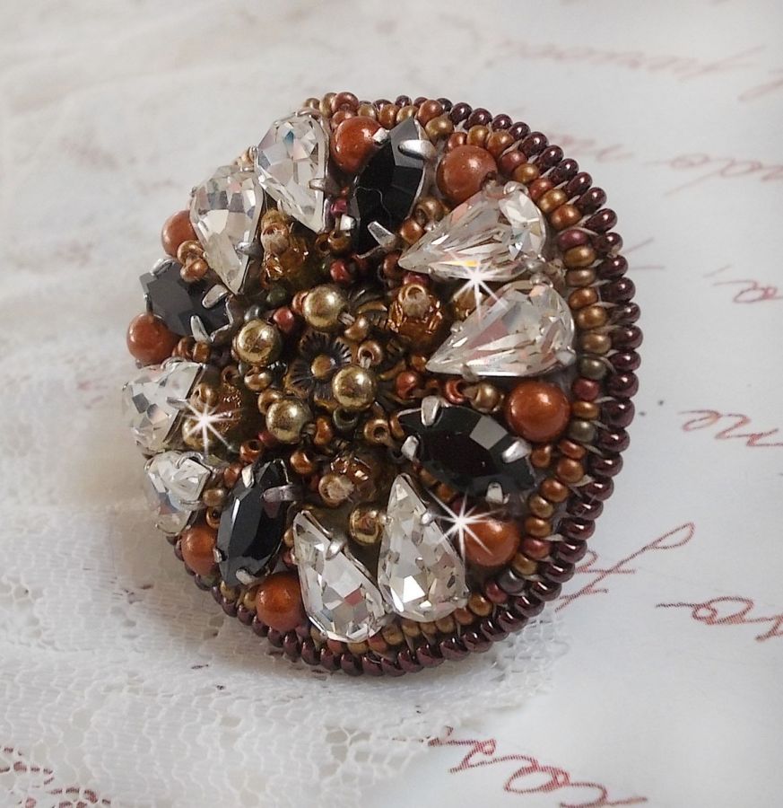 Anel Romântico Âmbar bordado com Cristal Swarovski e Preto, pérolas mágicas e pérolas de sementes