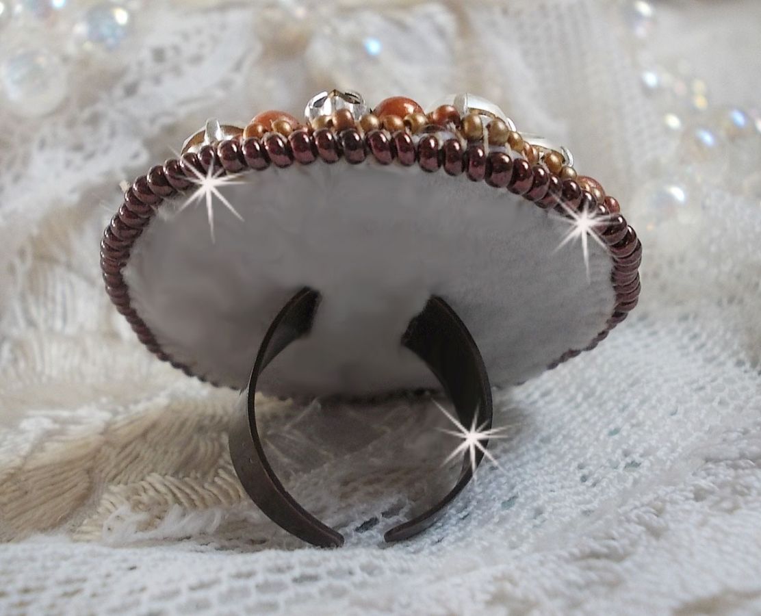Anel Romântico Âmbar bordado com Cristal Swarovski e Preto, pérolas mágicas e pérolas de sementes