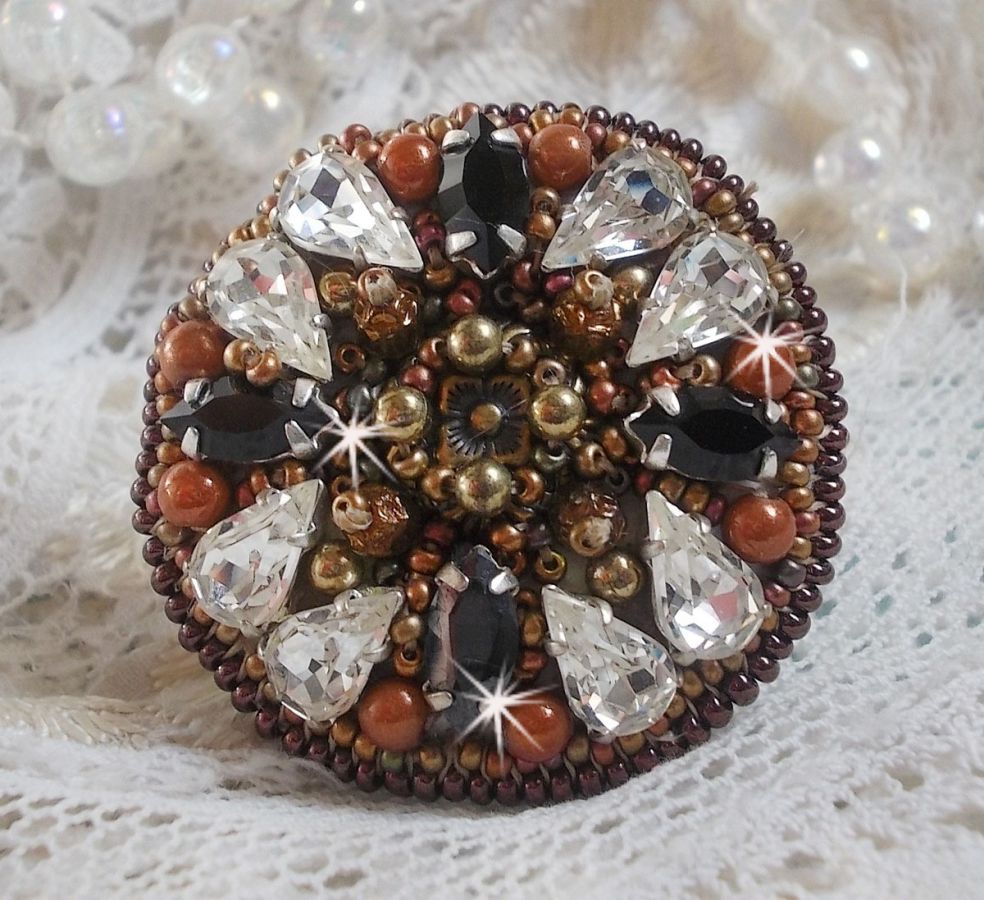 Anel Romântico Âmbar bordado com Cristal Swarovski e Preto, pérolas mágicas e pérolas de sementes