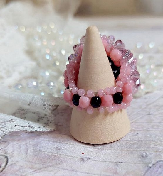 Anel de an&eacute;mona com facetas e tupies em cristal Swarovski