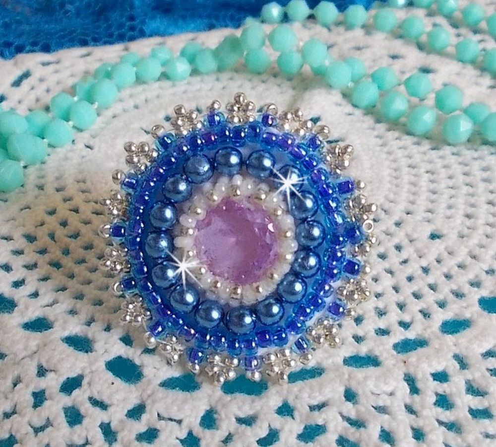 Anel Azur bordado com cristais e pérolas Swarovski