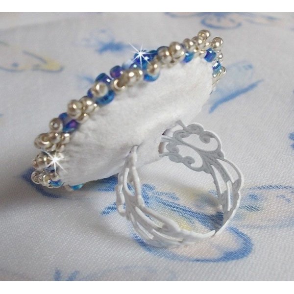 Anel Azur bordado com cristais e pérolas Swarovski