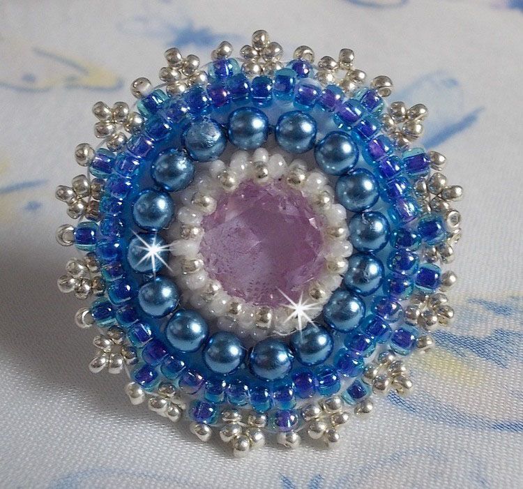 Anel Azur bordado com cristais e pérolas Swarovski