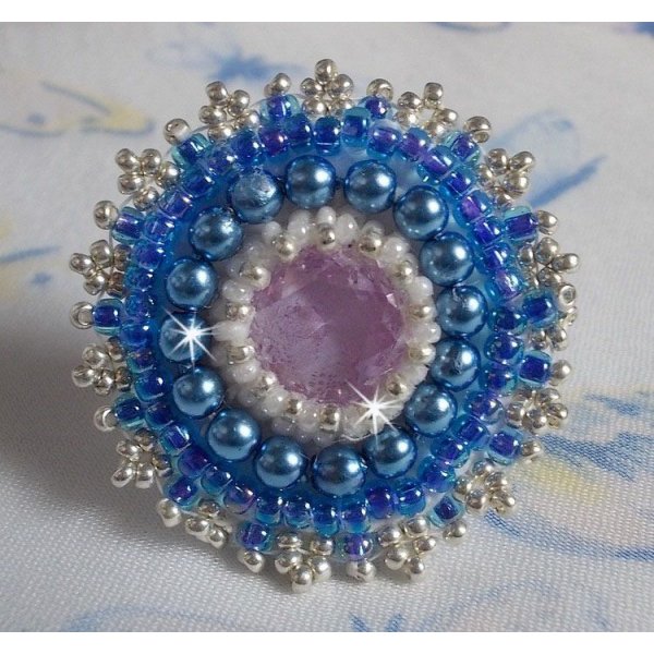 Anel Azur bordado com cristais e pérolas Swarovski