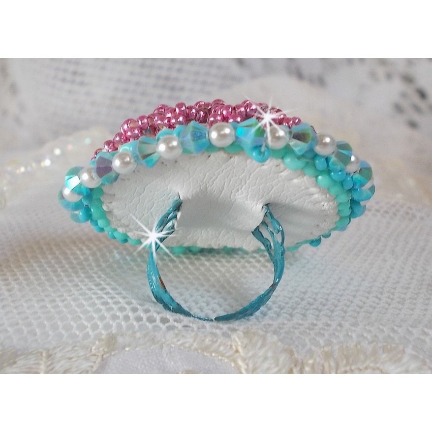 Anel de beleza Alicia Blue bordado com cristais Swarovski, pérolas de marfim e missangas de sementes