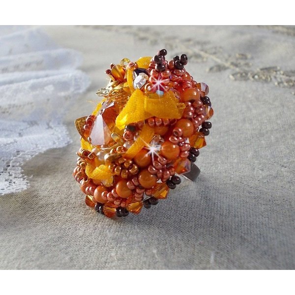 Les Rêves d'Acapulco anel bordado com cristais Swarovski, missangas de sementes Miyuki, vidro e pérolas em estilo Chic Boho Ethnic