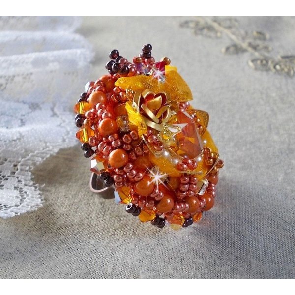 Les R&ecirc;ves d'Acapulco anel bordado com cristais Swarovski, missangas de sementes Miyuki, vidro e p&eacute;rolas em estilo Chic Boho Ethnic