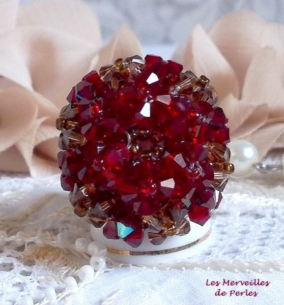 Anel Papoila com facetas de cristal Swarovski e fiadeiras