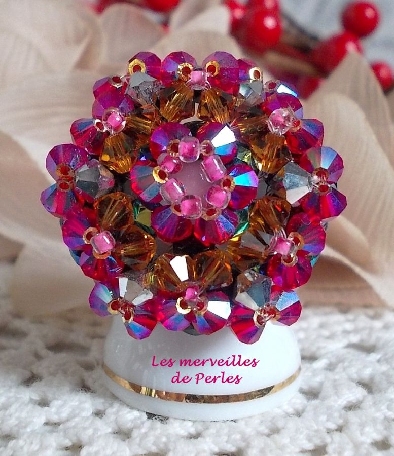 Anel désireless com facetas de cristais Swarovski e fiadeiras