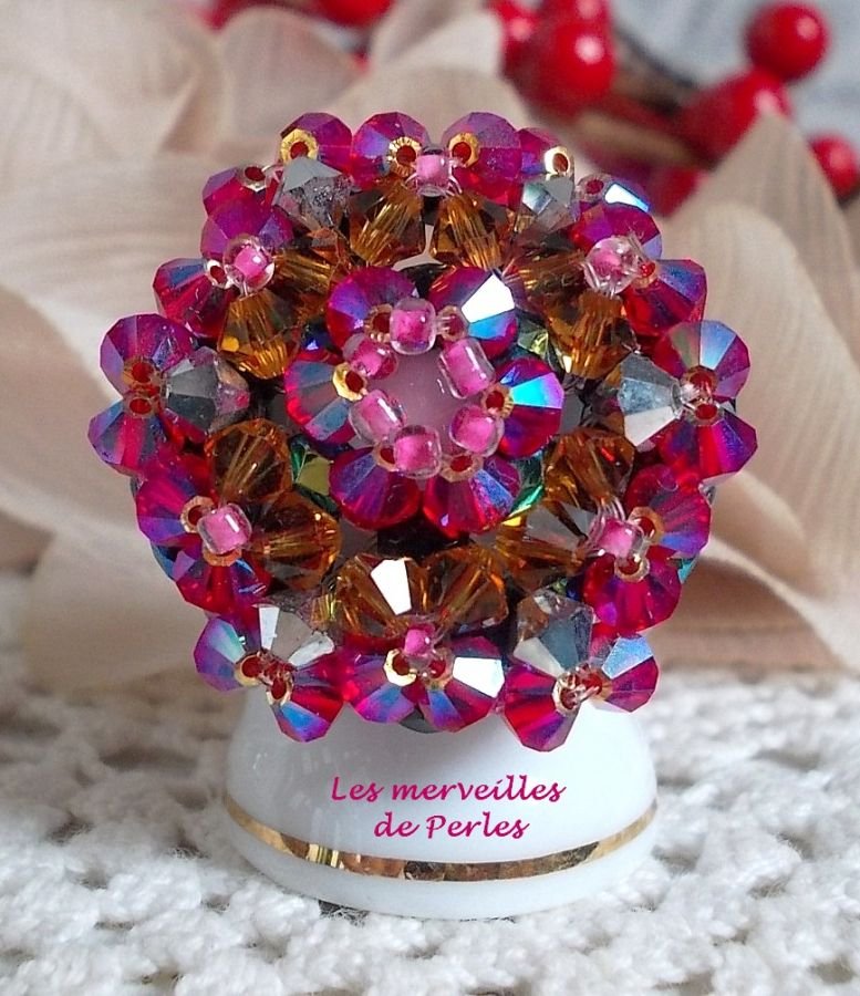 Anel désireless com facetas de cristais Swarovski e fiadeiras