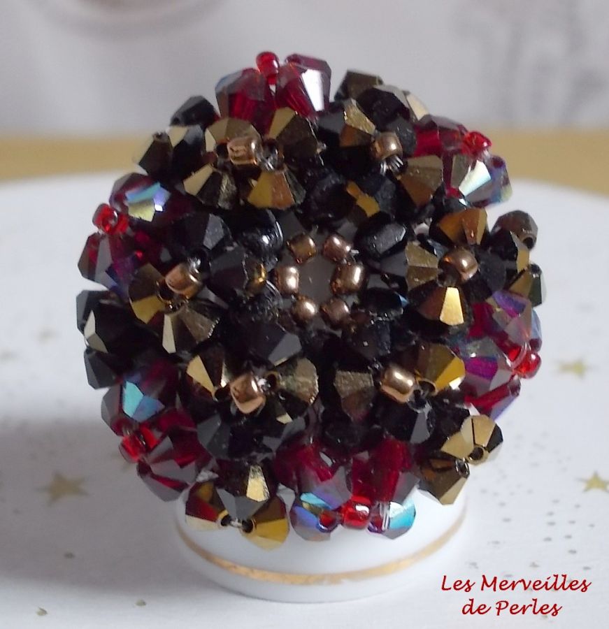 Anel de fantasia com facetas e tops giratórios em cristal Swarovski