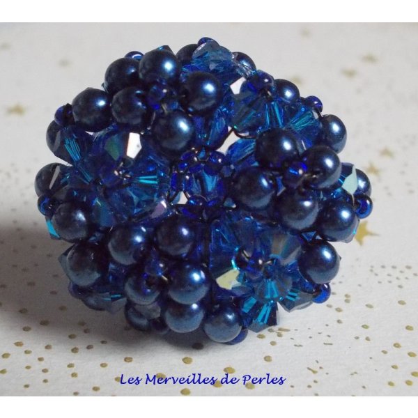 Anel Azul Nocturno com facetas de cristais Swarovski e fiadeiras