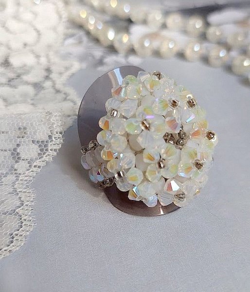 Anel de cristais com facetas de cristal Swarovski e fiadeiras