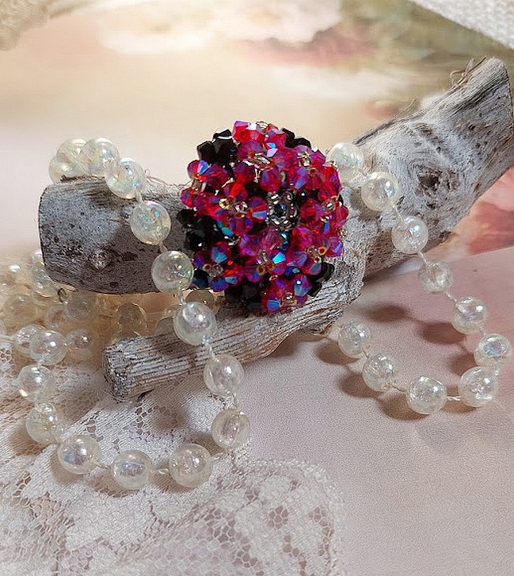 Anel de elegância com facetas de cristais Swarovski e fiadeiras
