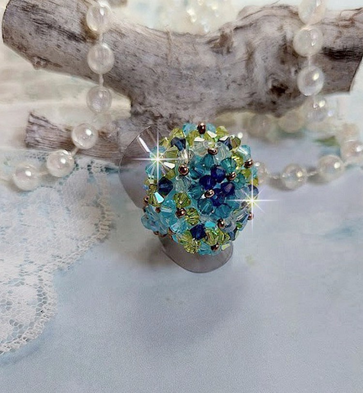 Anel de esperança com facetas de cristais Swarovski e fiadeiras