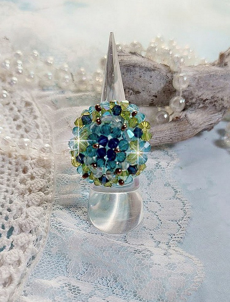 Anel de esperança com facetas de cristais Swarovski e fiadeiras