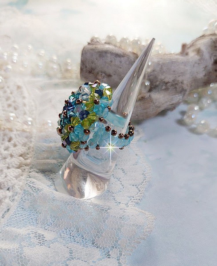 Anel de esperança com facetas de cristais Swarovski e fiadeiras