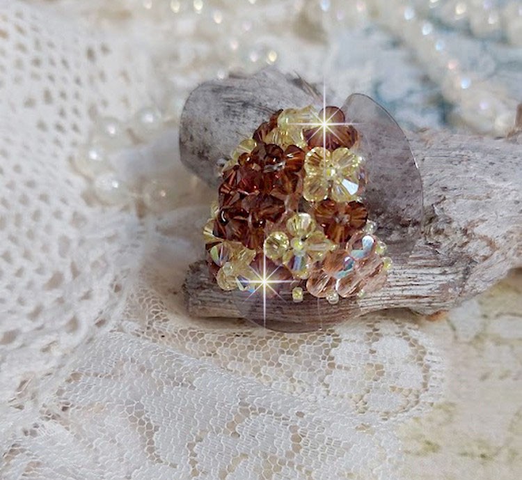 Anel Estrelar com facetas de cristal Swarovski e fiadeiras