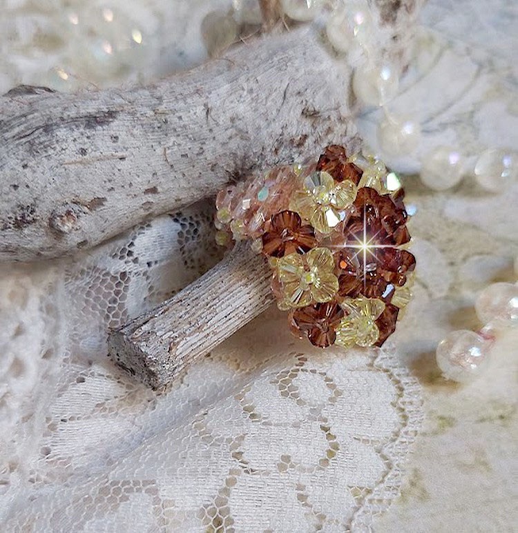 Anel Estrelar com facetas de cristal Swarovski e fiadeiras