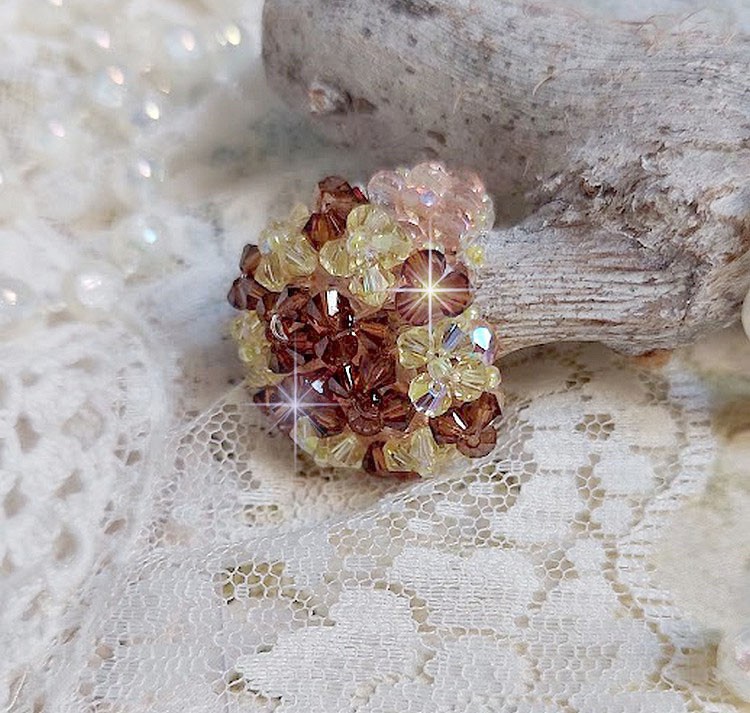 Anel Estrelar com facetas de cristal Swarovski e fiadeiras