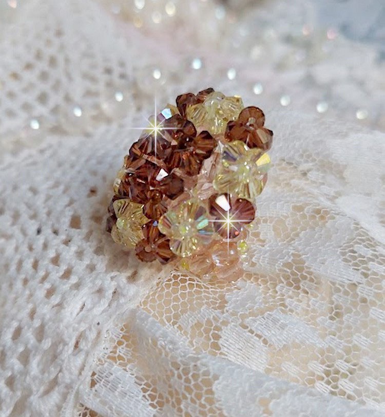 Anel Estrelar com facetas de cristal Swarovski e fiadeiras