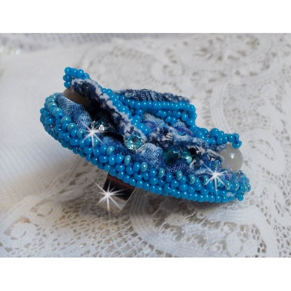 Anel Far West em denim bordado com contas semi-preciosas La Sodalite, Jade e outras contas