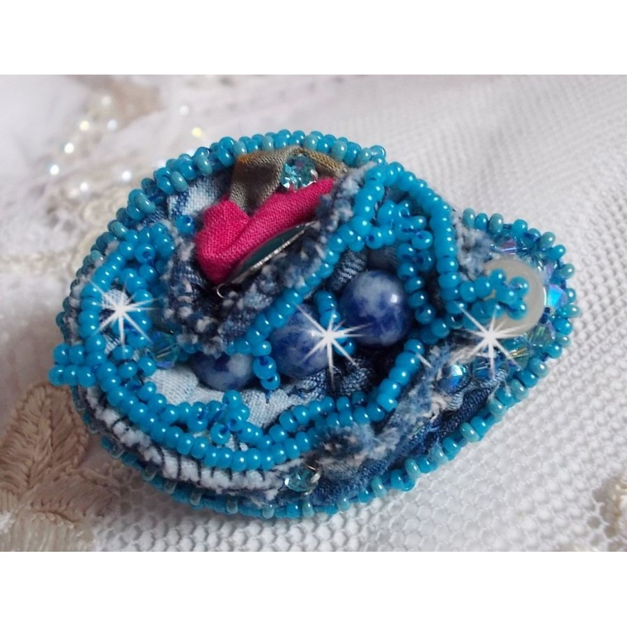 Anel Far West em denim bordado com contas semi-preciosas La Sodalite, Jade e outras contas