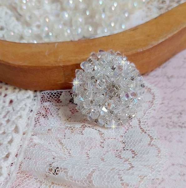 Anel de bando com facetas e pi&atilde;o em cristal Swarovski