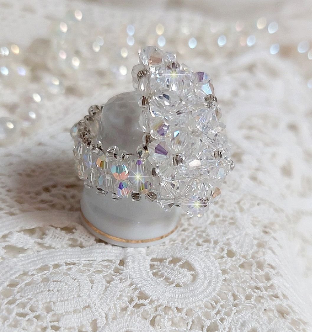 Anel de bando com facetas e pião em cristal Swarovski