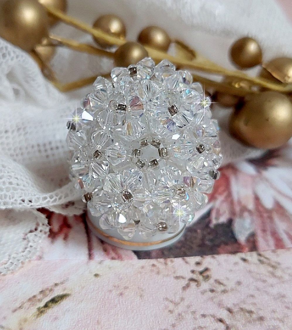 Anel de bando com facetas e pião em cristal Swarovski