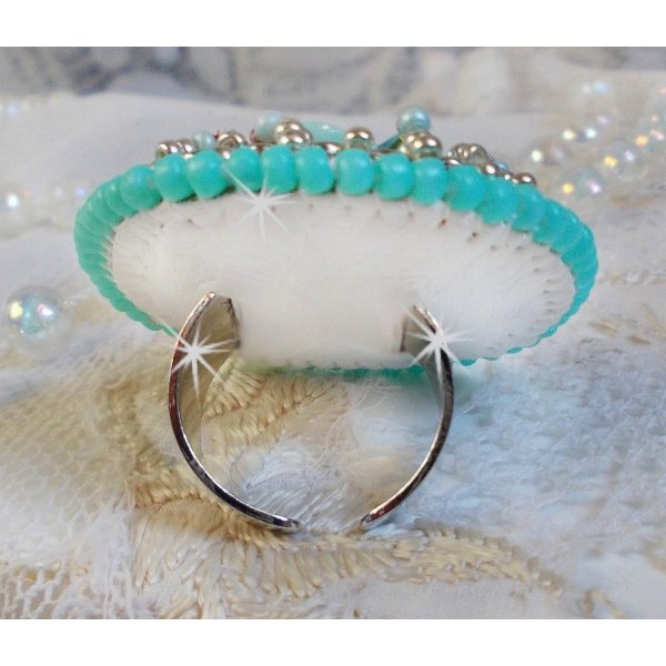 Flores azuis Haute-Couture anel bordado com uma rosa de resina e cristais Swarovski 