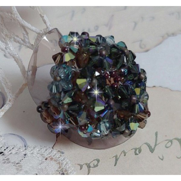 Anel Picasso Castanho Longo criado com cristal Swarovski facetado e cachado em Brown, Safira Indiana e Turmalina em qualidade AB com contas de sementes