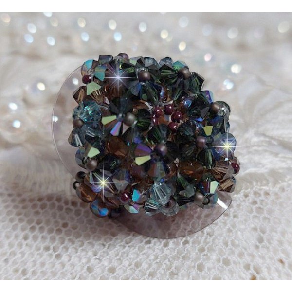 Anel Picasso Castanho Longo criado com cristal Swarovski facetado e cachado em Brown, Safira Indiana e Turmalina em qualidade AB com contas de sementes