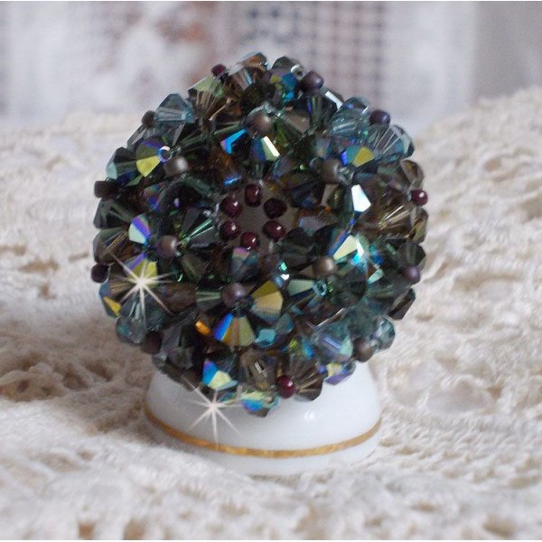 Anel Picasso Castanho Longo criado com cristal Swarovski facetado e cachado em Brown, Safira Indiana e Turmalina em qualidade AB com contas de sementes