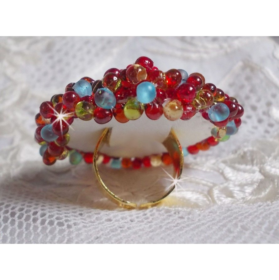 Anel Mia bordado com um cabochon de rubi barroco Vintage asiático e pérolas muito finas.