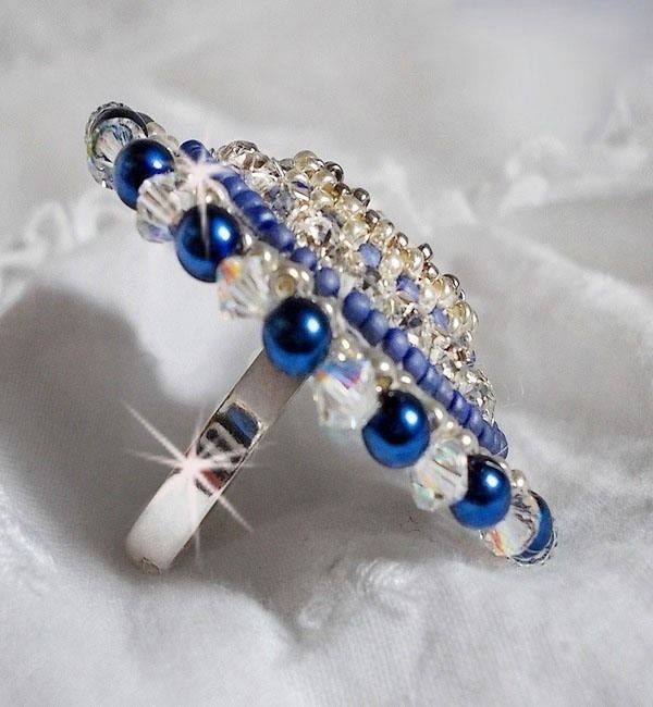 Anel do Nilo Azul bordado com lápis lazúli e cristais Swarovski