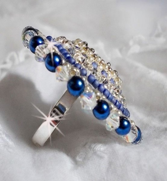 Anel do Nilo Azul bordado com lápis lazúli e cristais Swarovski