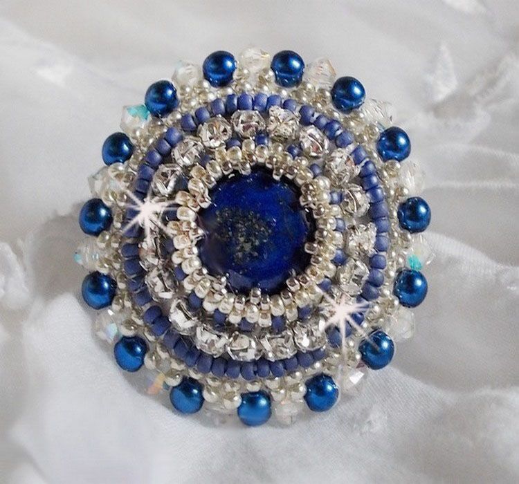 Anel do Nilo Azul bordado com lápis lazúli e cristais Swarovski