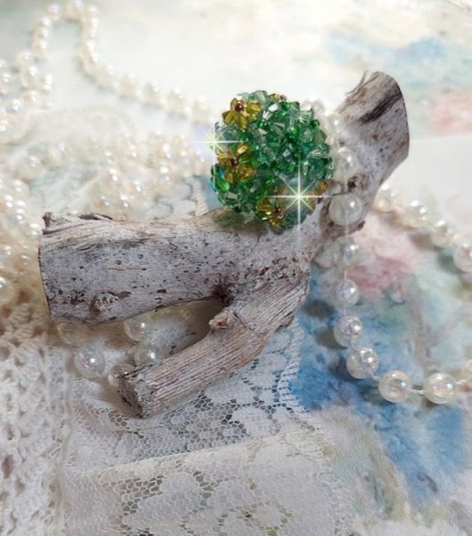 Anel Tender Verde com Facetas de Cristal Swarovski e Facetas Girat&oacute;rias