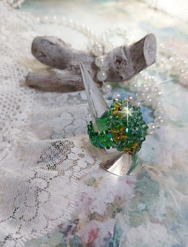 Anel Tender Verde com Facetas de Cristal Swarovski e Facetas Giratórias